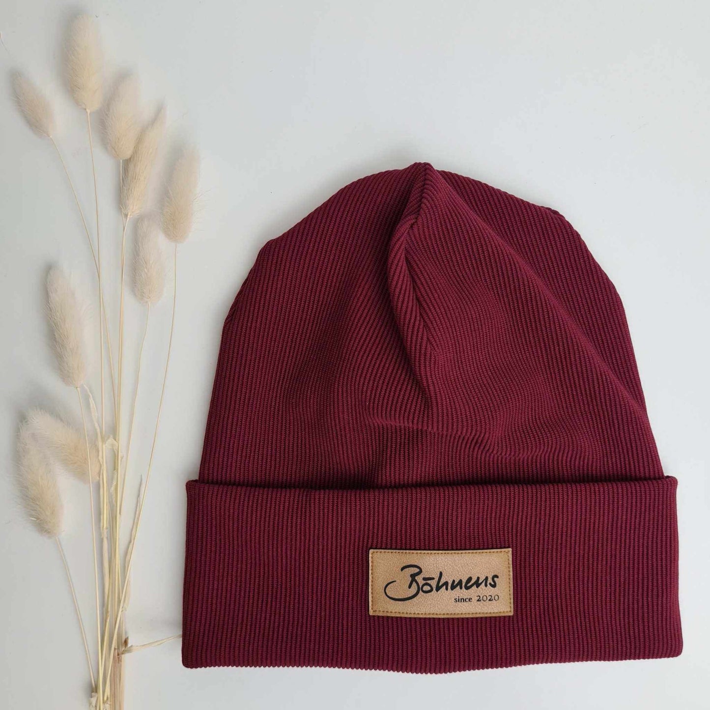 Hipster BeaniesDu bist auf der Suche nach dem coolsten Accessoire für Frauen und Männer? Dann sind unsere Hipster-Beanies genau das Richtige! Sie sind in verschiedenen Farben und GHipster BeaniesBöhnens