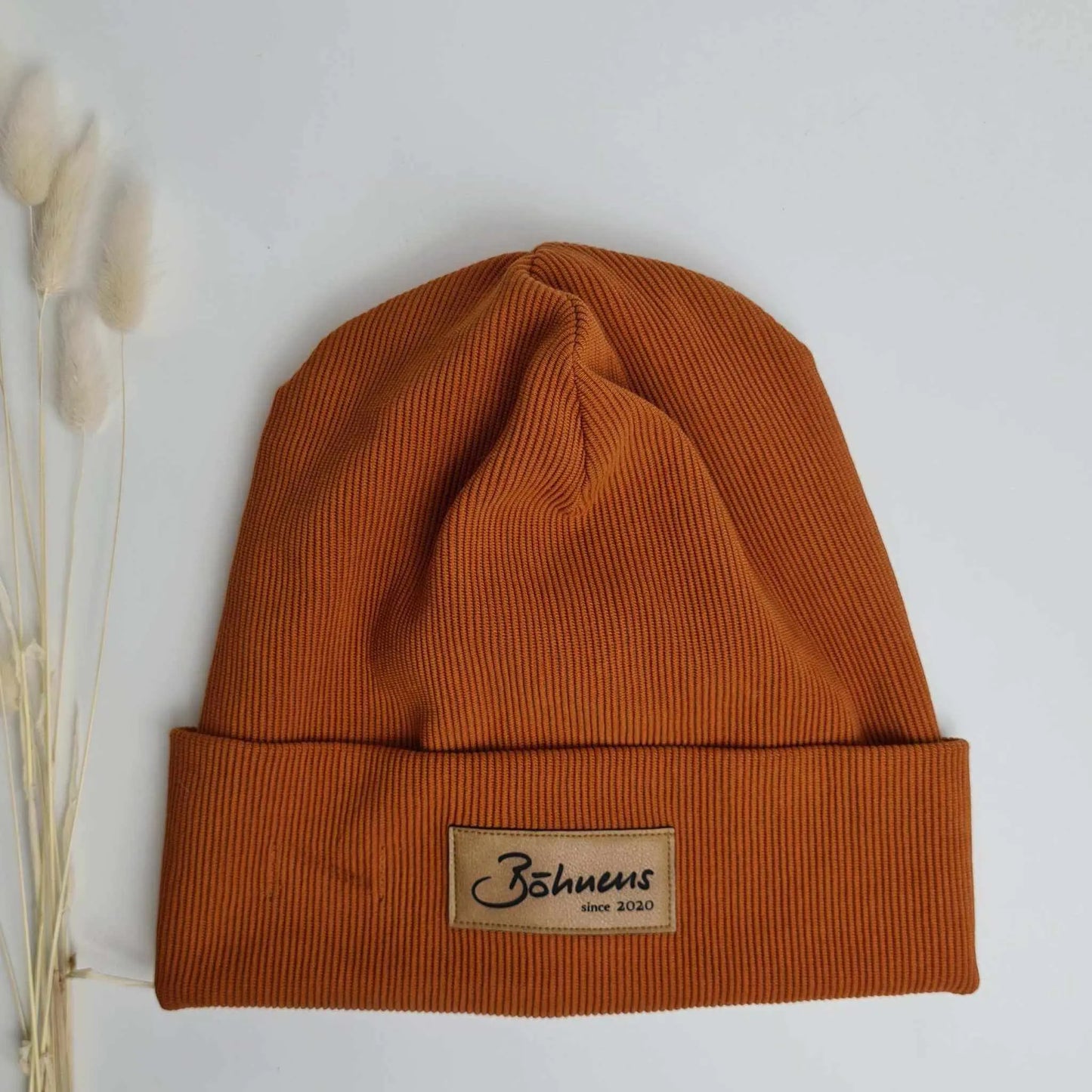 Hipster BeaniesDu bist auf der Suche nach dem coolsten Accessoire für Frauen und Männer? Dann sind unsere Hipster-Beanies genau das Richtige! Sie sind in verschiedenen Farben und GHipster BeaniesBöhnens