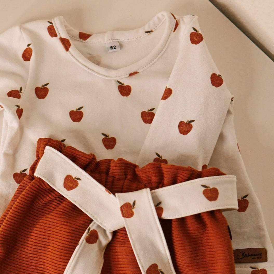 Cutie PulloverAuf der Suche nach einem Look, der süss und stylish ist? Aus weichem Jersey gefertigt, verleiht dieses anmutige Stück deiner Kleidung eine unglaubliche Präsenz.
DazCutie PulloverBöhnens