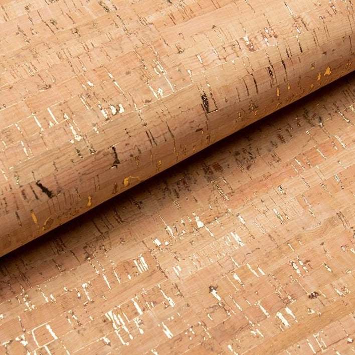Kleine Kosmetiktaschen aus Kork "Glitter" mit dekorativem goldenen Muster.