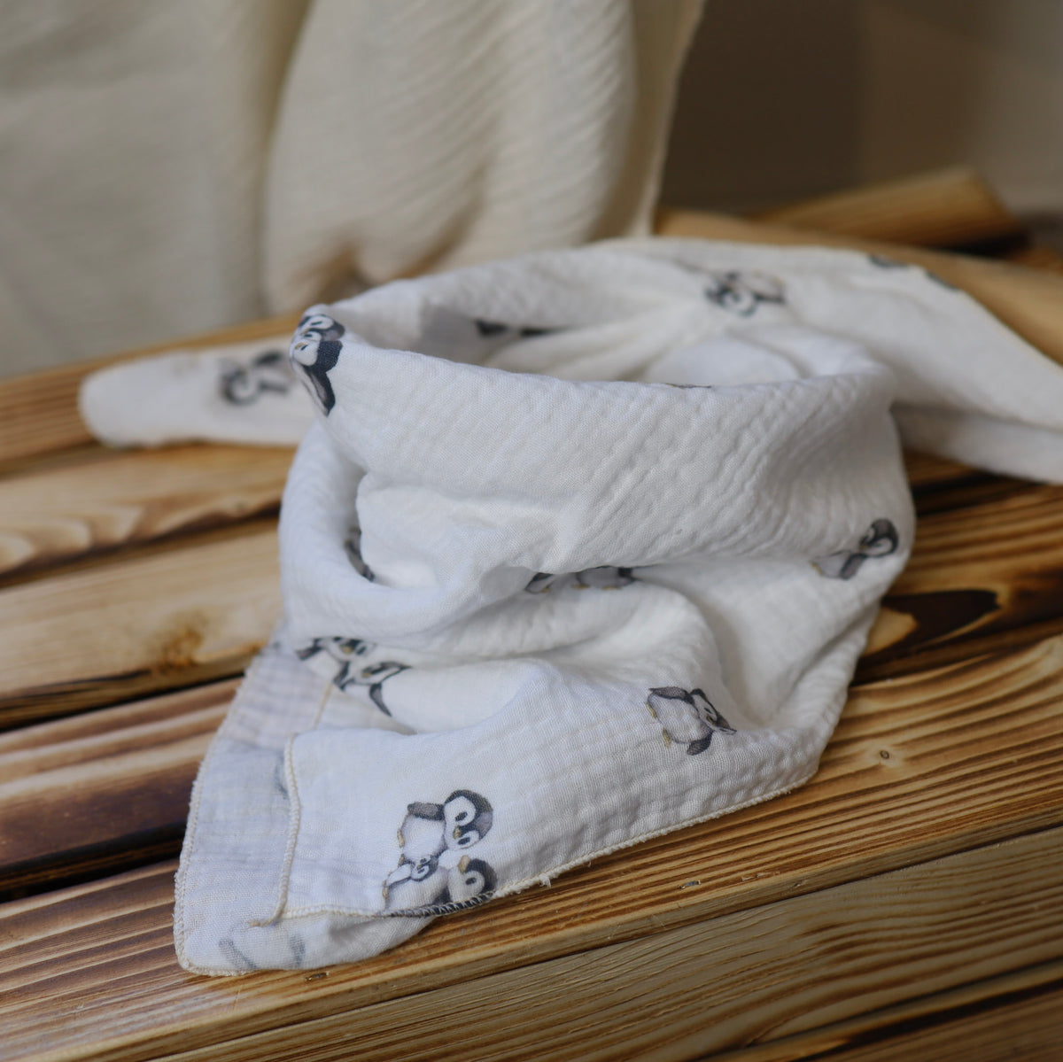 Musselin Halstuch mit Pinguin-Motiv