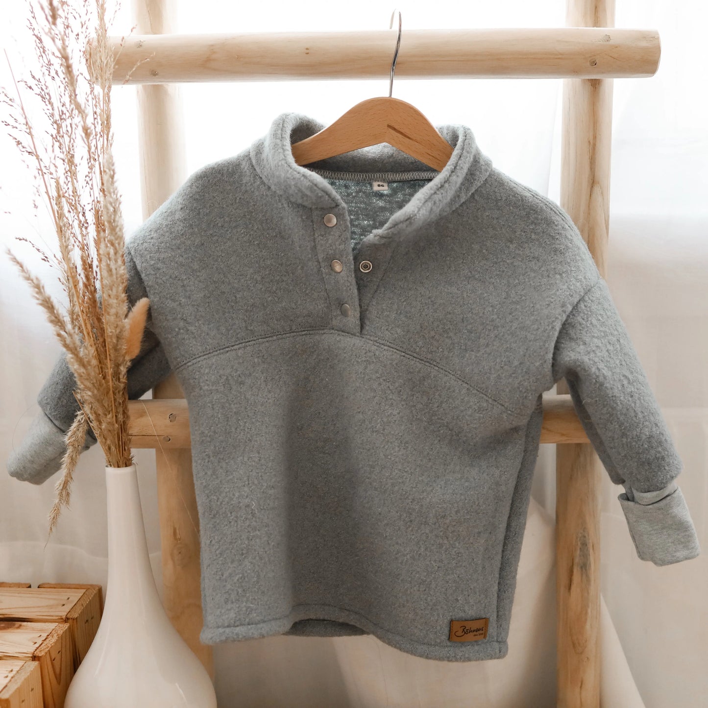 Troyer aus Wollwalk in mint