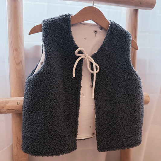 Weste aus Teddy in indigo blau