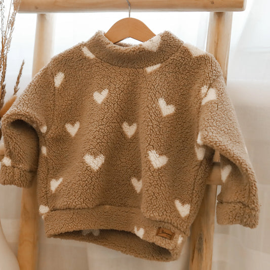 Kuschelsweater mit Herzen